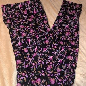 Tall and curvy LuLaRoe leggings